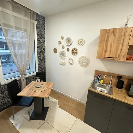 Honor - Extravaganz Neu Renoviert