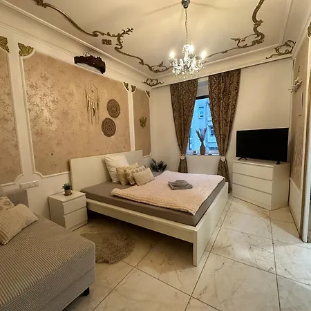 Honor - Extravaganz Neu Renoviert لينتز