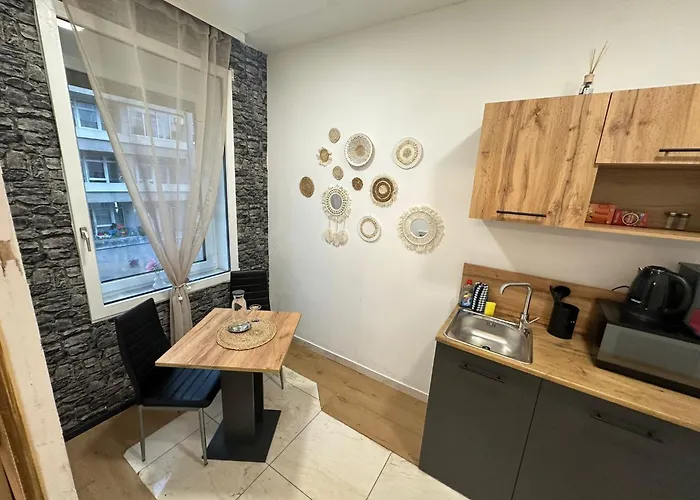 Honor - Extravaganz Neu Renoviert