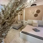 Honor - Extravaganz Neu Renoviert