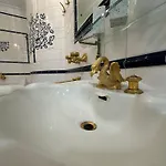 Honor - Extravaganz Neu Renoviert *